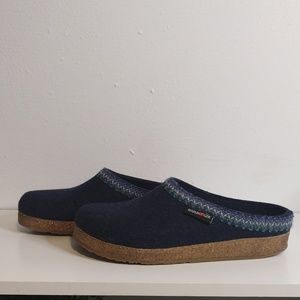 Haflinger Reine Schurwolle women's size 40 blue in color